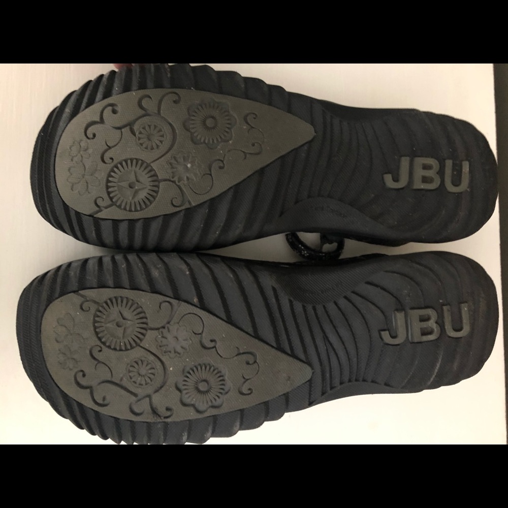 Women’s size 10 JBU shoes